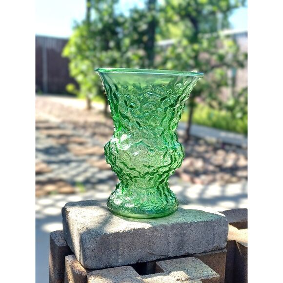 Vintage E.O. Brody Co. 1960s Emerald Green Crinkle Glass EAPG Flower Pot Vase - Picture 9 of 11